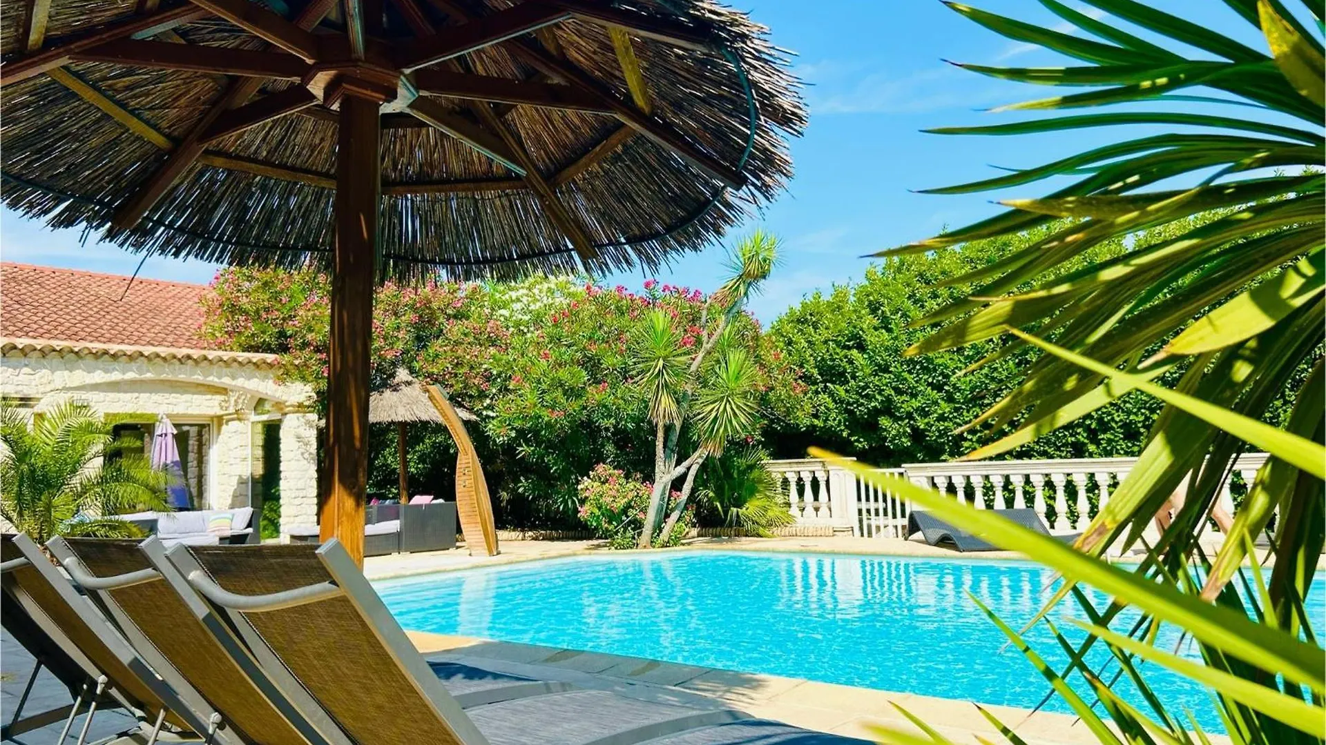 Villa Rosario Piscine Jacuzzi Sauna Spa Petanque Chateauneuf-du-Rhone 0*,  France