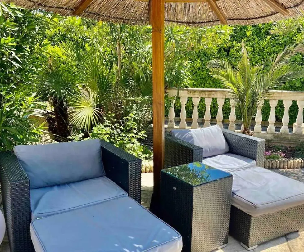 Villa Rosario Piscine Jacuzzi Sauna Spa Petanque Chateauneuf-du-Rhone Holiday home